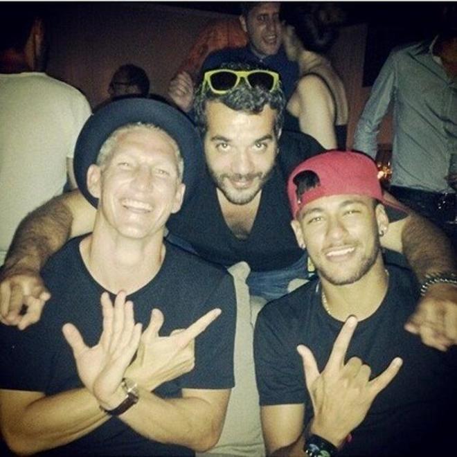 El brasileño Neymar también se vio con Schweinsteiger en Ibiza