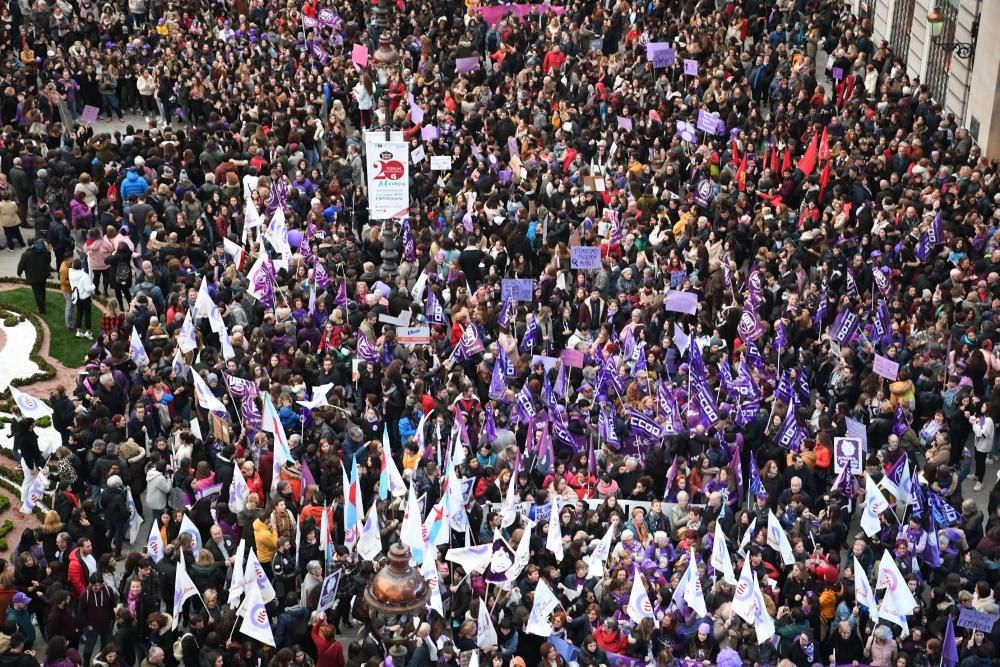 Unas 40.000 personas secundan la marcha feminista