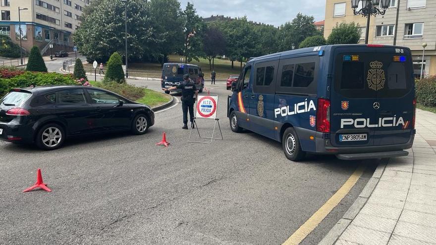 Ingresa en prisión el hombre que arrolló a dos agentes al huir de un control policial en Oviedo