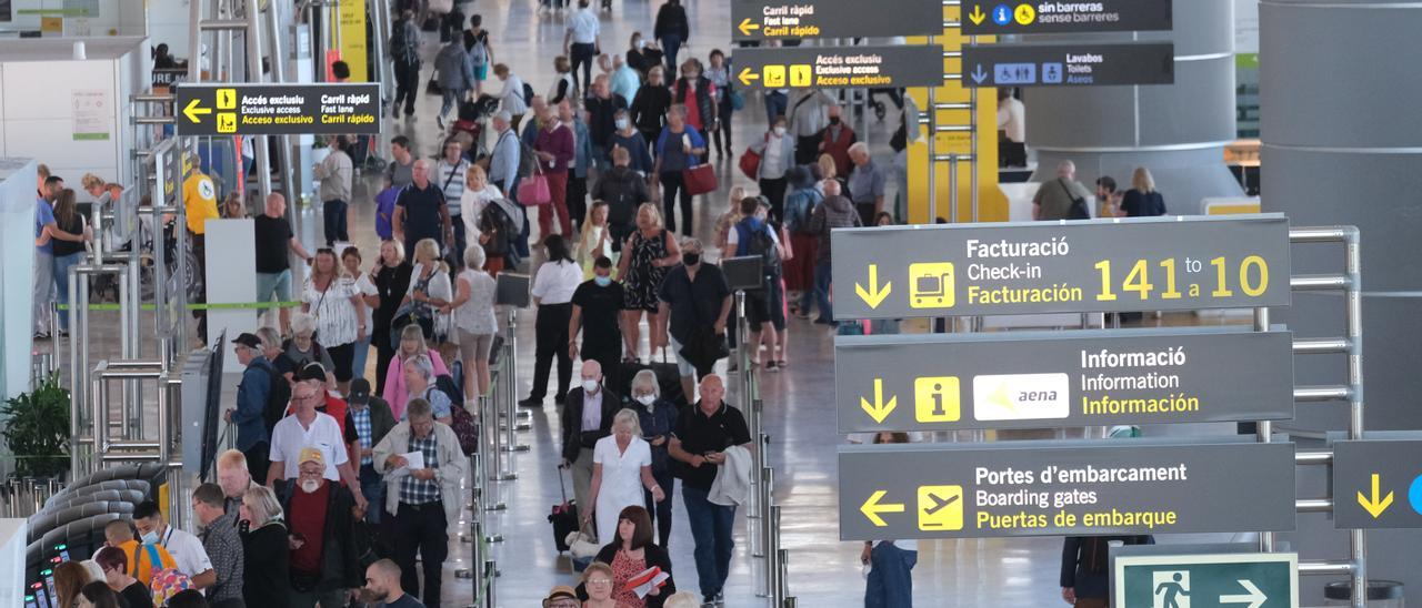 El aeropuerto de Alicante-Elche está a nivel de tráfico anteriores a la pandemia