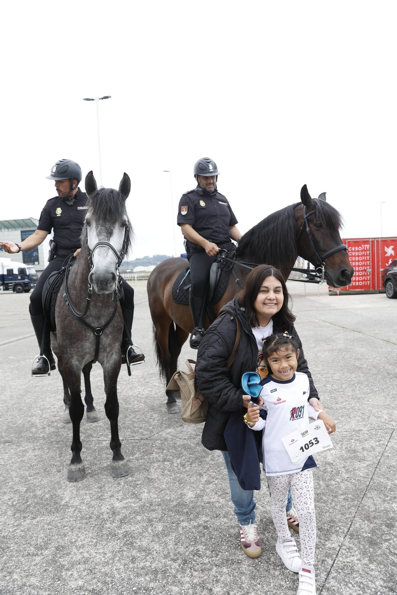 En imágenes: Gijón se vuelca con la "Ruta 091" de la Policía Nacional