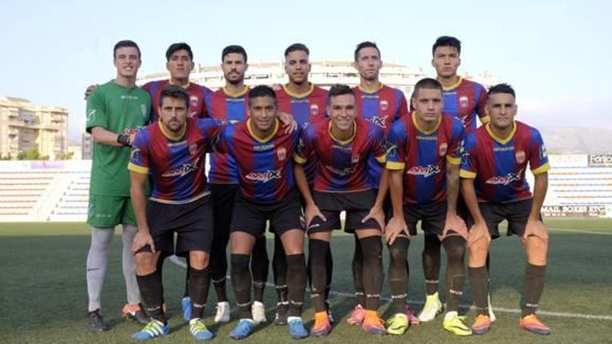 Imagen de un once titular del Eldense en la presente pretemporada 2017/18.