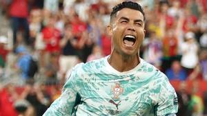 Cristiano Ronaldo celebra el gol de penal aconseguit contra Croàcia. |  COLE BURSTON / AFP