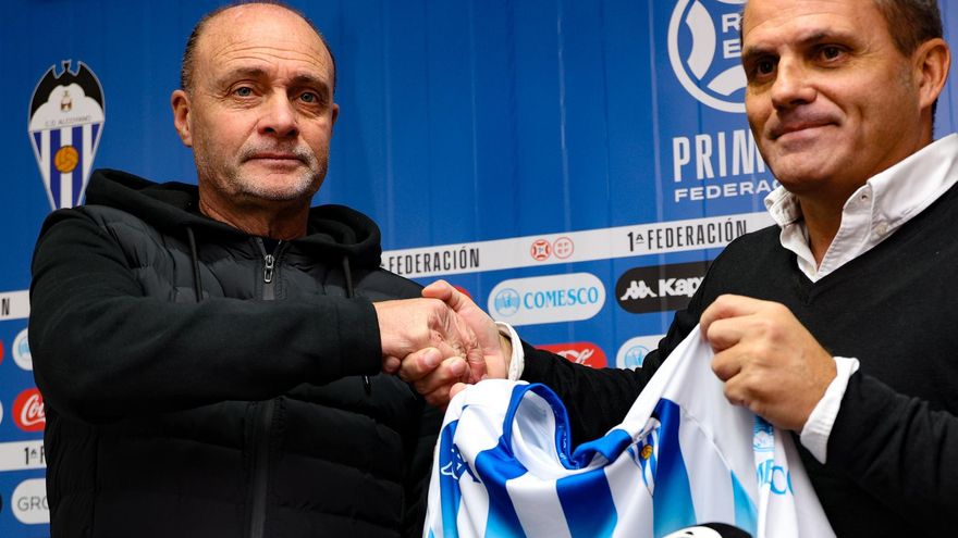 Vicente Mir ha sido presentado como entrenador del Alcoyano