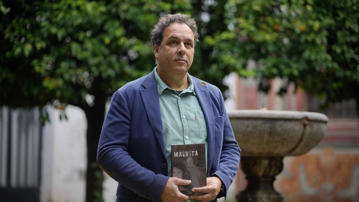 El escritor Rafael Moya publica 'Malvita'.