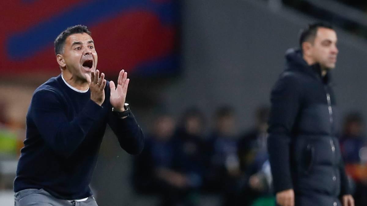 Míchel, durante el Barça-Girona en Montjuïc