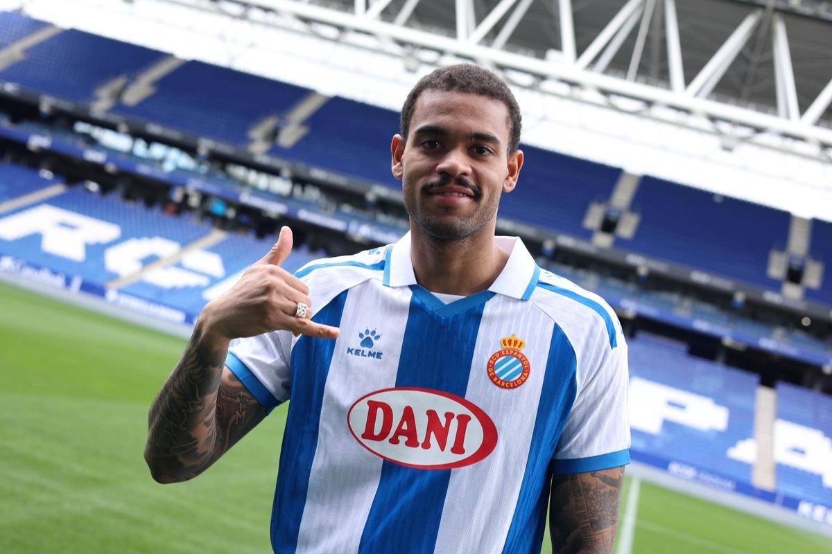 Cyril Ngonge, en su presentación con el RCD Espanyol
