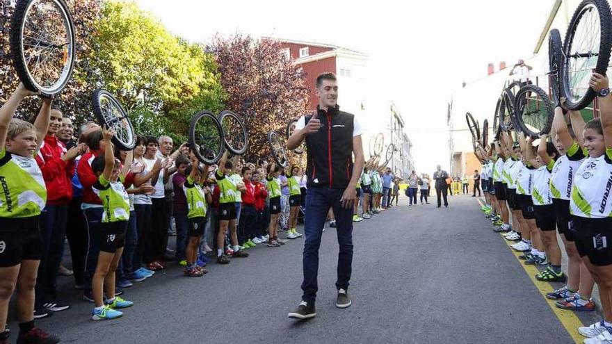 Pablo Rodríguez, en el homenaje tributado recientemente por el Concello de Maceda. // J.Regal