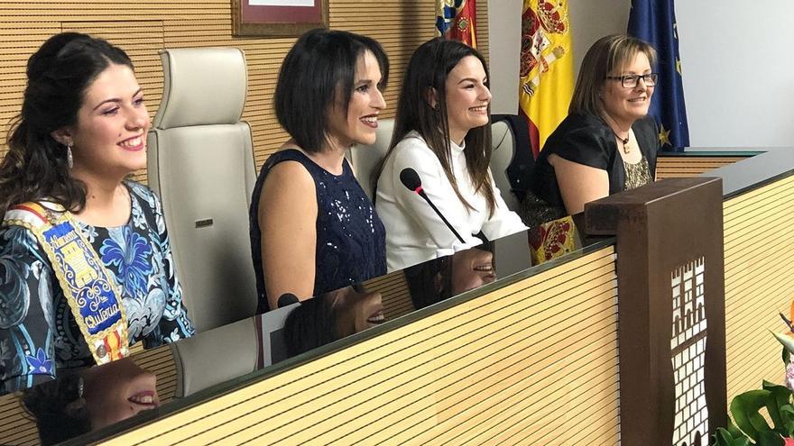 Pleno nombramiento reina y damas del 2020.