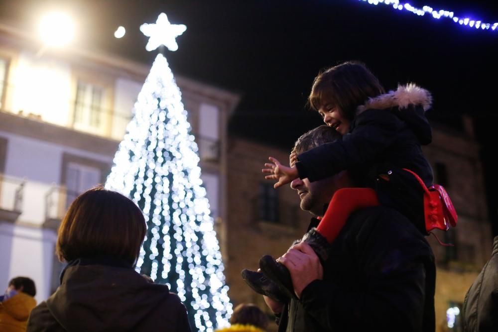 Encendido de las luces de Navidad en Avilés