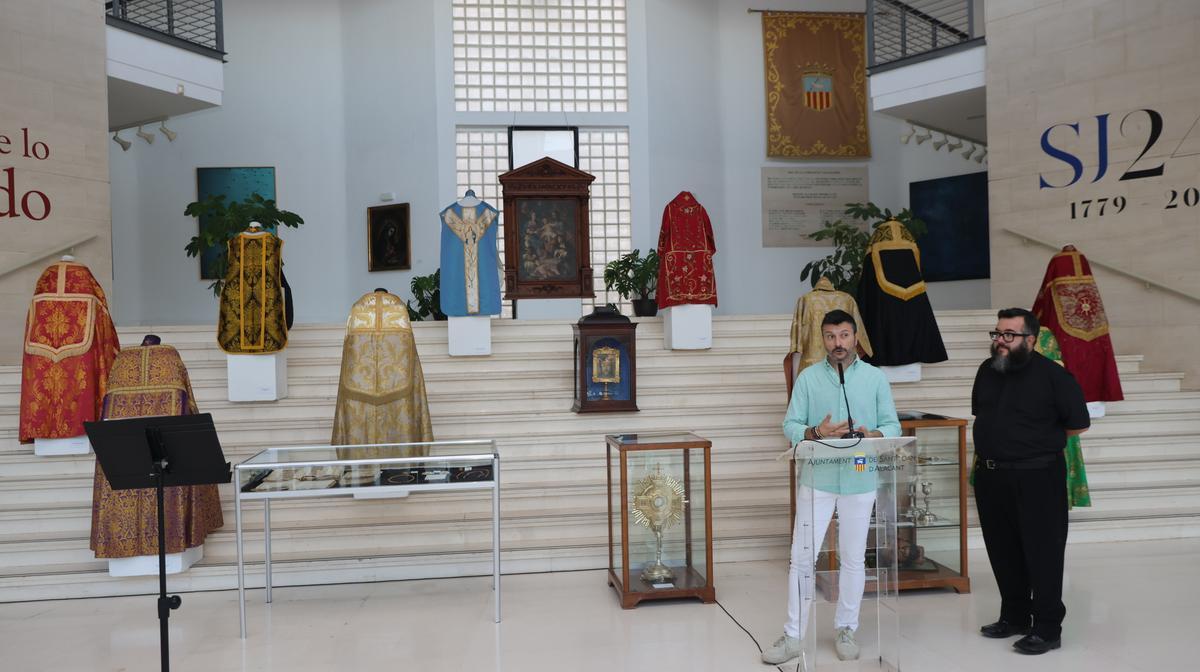 La Casa de Cultura de Sant Joan d'Alacant acoge hasta el 25 de septiembre la exposición "El Arte de lo Sagrado".