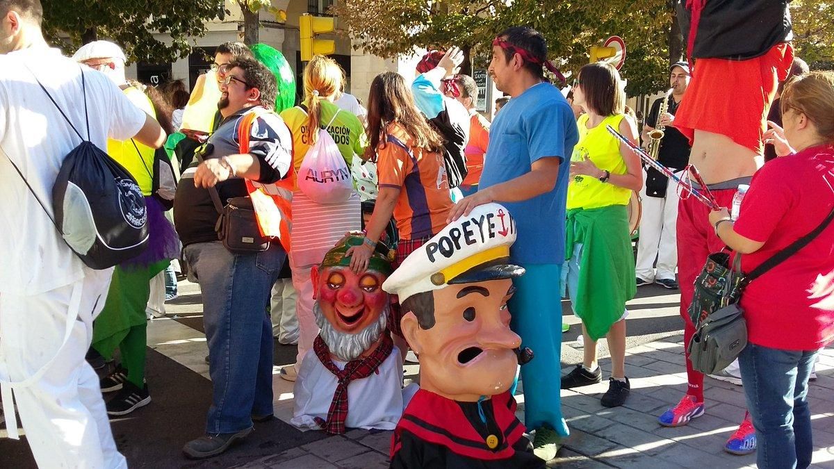 Las peñas se ponen en marcha / en directo con imágenes