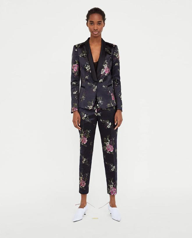 Traje de estampado floral de Zara