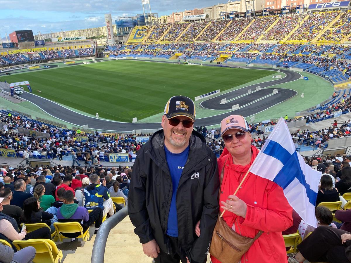 Petri Oksanen y Minna Hukkanen, durante la especial celebrada en el Estadio de Gran Canaria.