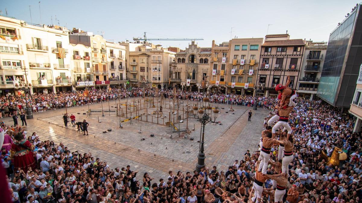 Imatge de la Tronada de Sant Pere de 2024, a la plaça Mercadal de Reus.