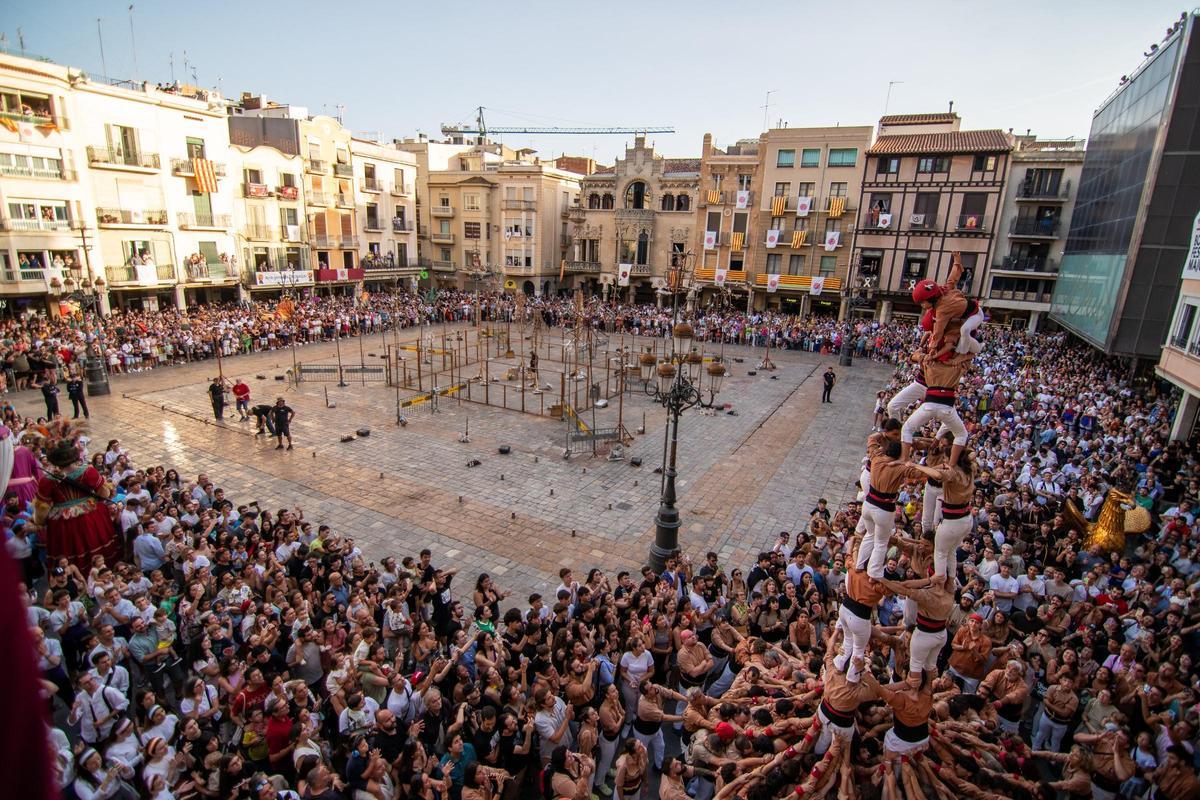 Imatge de la Tronada de Sant Pere de 2024, a la plaça Mercadal de Reus.