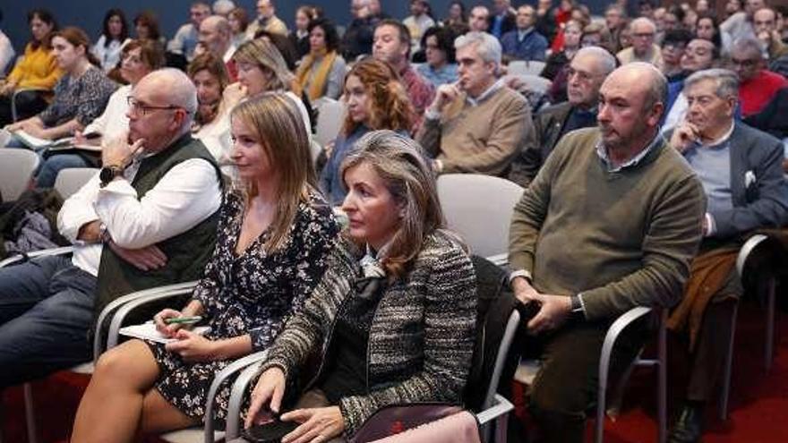 Público en el Club Prensa Asturiana.