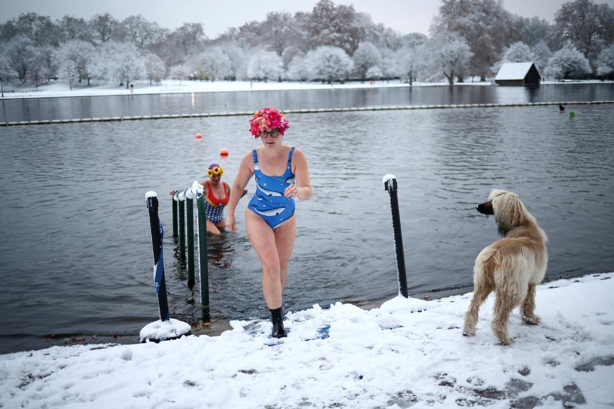 Baños helados en el lago Serpentine, en Londres