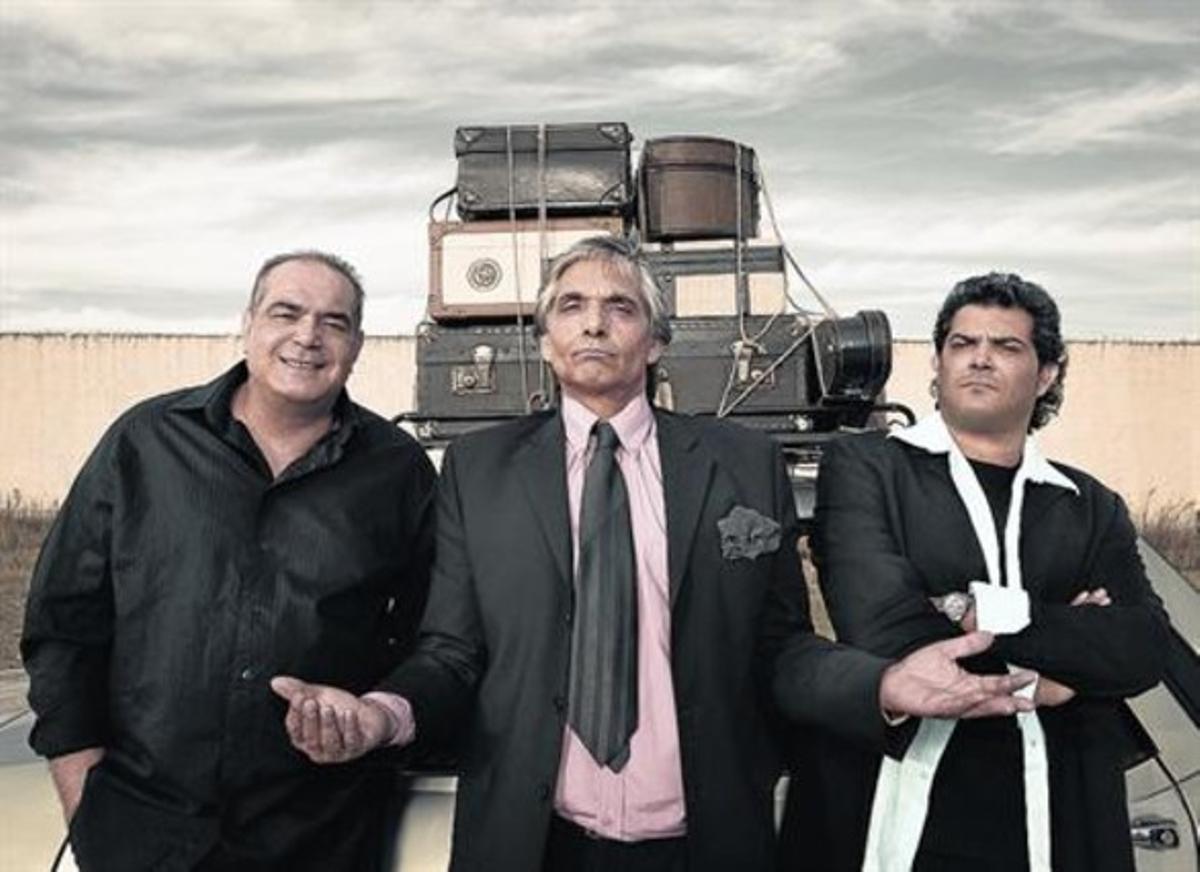 Emilio González Gabarre (esquerra), Julio González Gabarre (centre) i Emilio González García. Emilio González Gabarre (esquerra), Julio González Gabarre (centre) i Emilio González García.