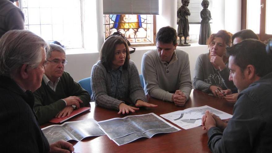 Garrido, explicando las propuestas.