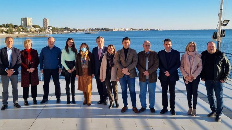 Los miembros del Foro del Mar Menor, ayer, en San Javier. | CARM