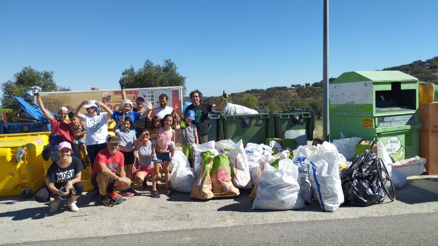 Jornada de limpieza en Calera de León a cargo de Ecologistas en Acción Tentudía