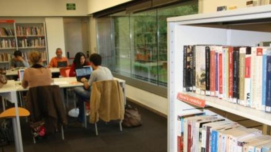 A la imatge, la biblioteca Antònia Adroher de Girona