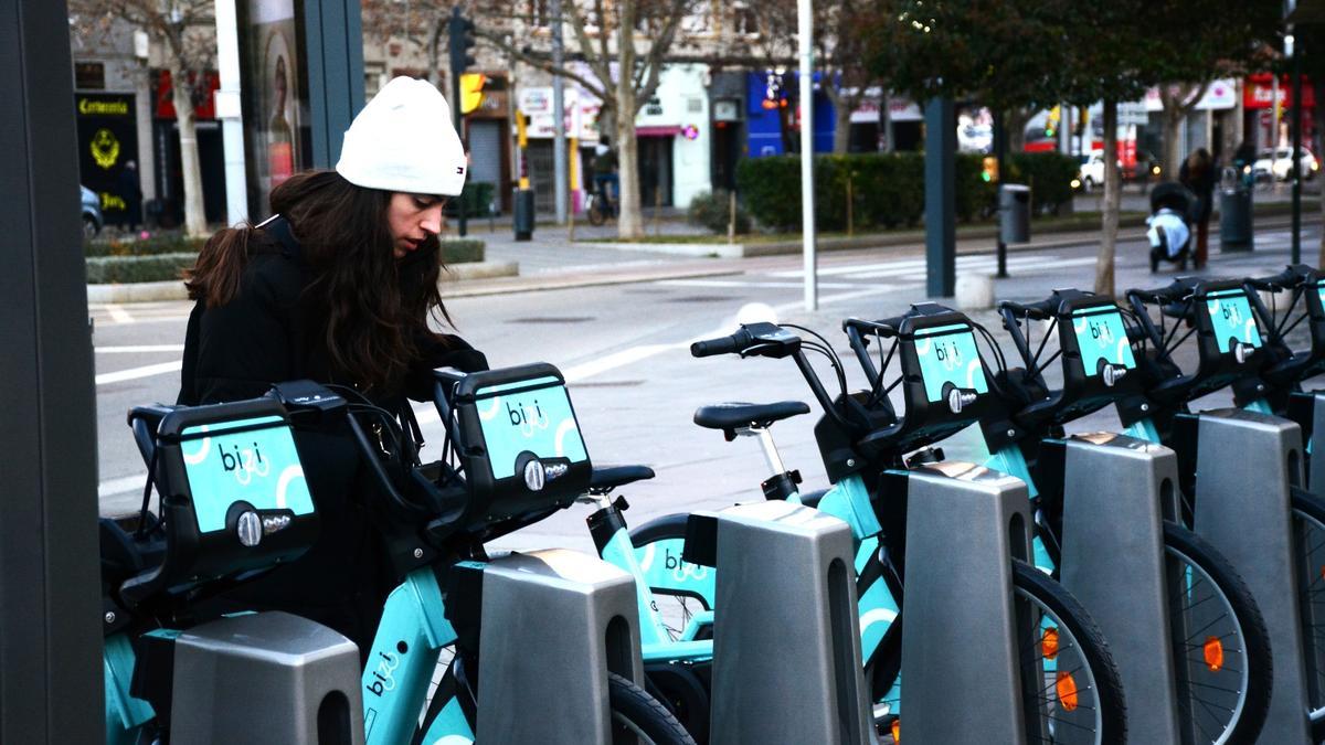 En imágenes | Primer día del nuevo servicio de Bizi Zaragoza