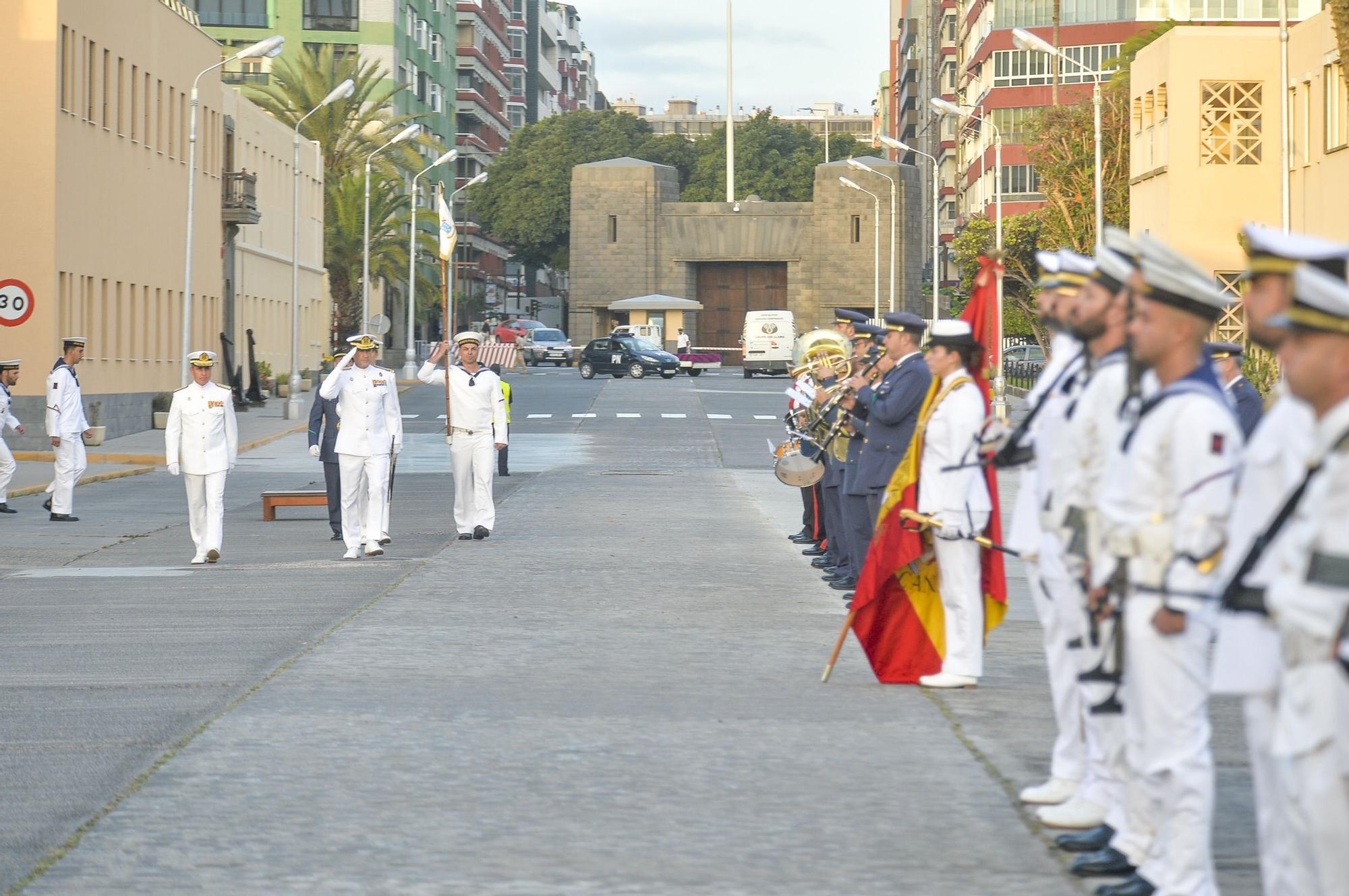 Primera visita del almirante de Acción Marítima al Arsenal de Las Palmas