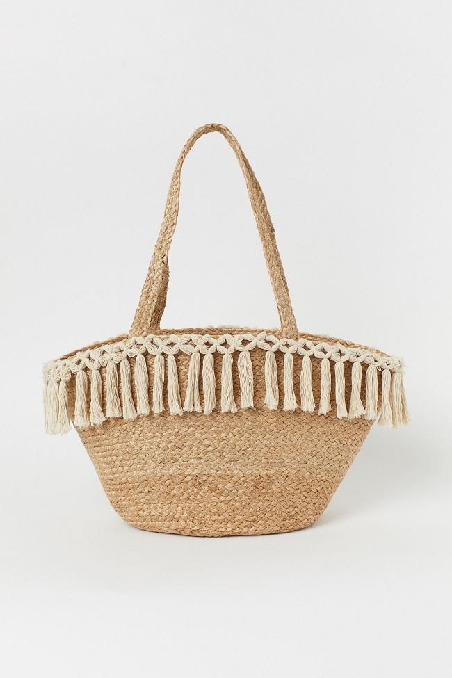 Estilo shopper con borlas