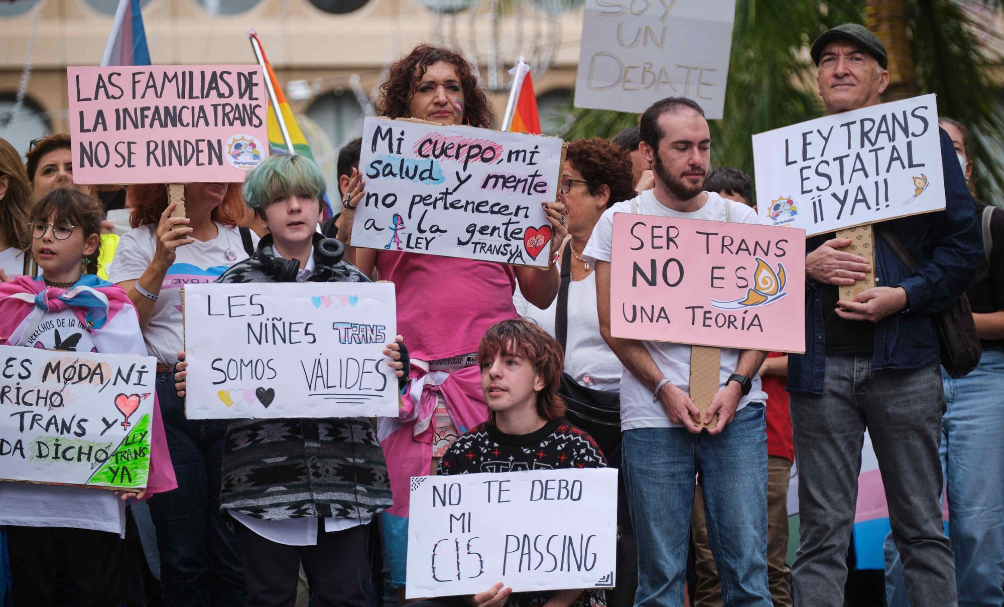 Concentración contra los recortes en las propuestas de Ley Trans en Santsa Cruz de Tenerife