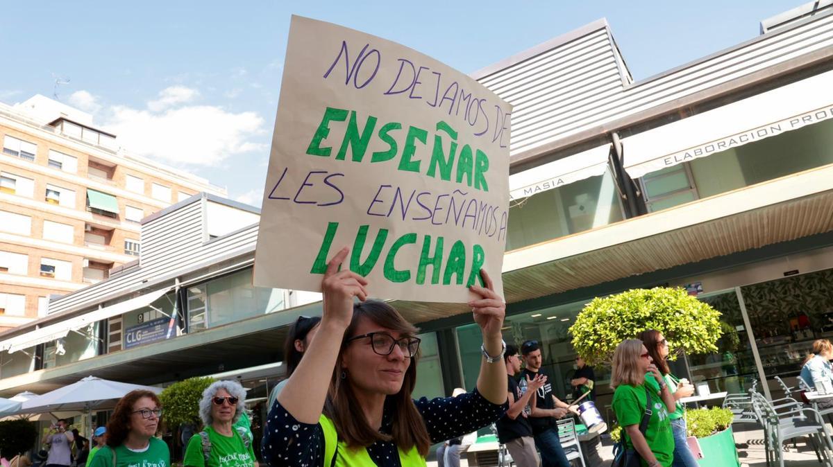Huelga de educación: la marea verde llena las calles de San Vicente del Raspeig Huelga de educación: la marea verde llena las calles de San Vicente del Raspeig