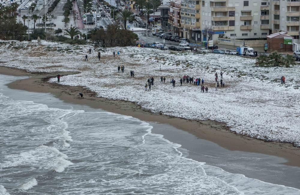 La neu cobreix les comarques alacantines.