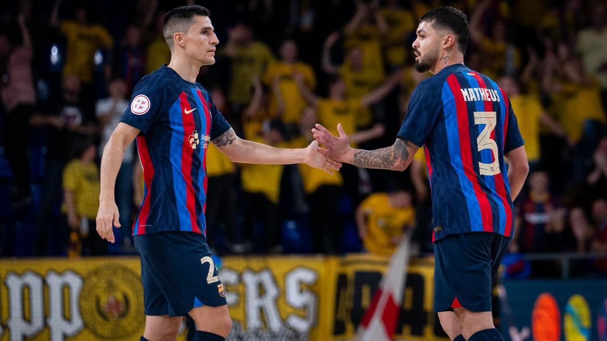 Carlos Ortiz y Matheus, durante un partido con el Barça