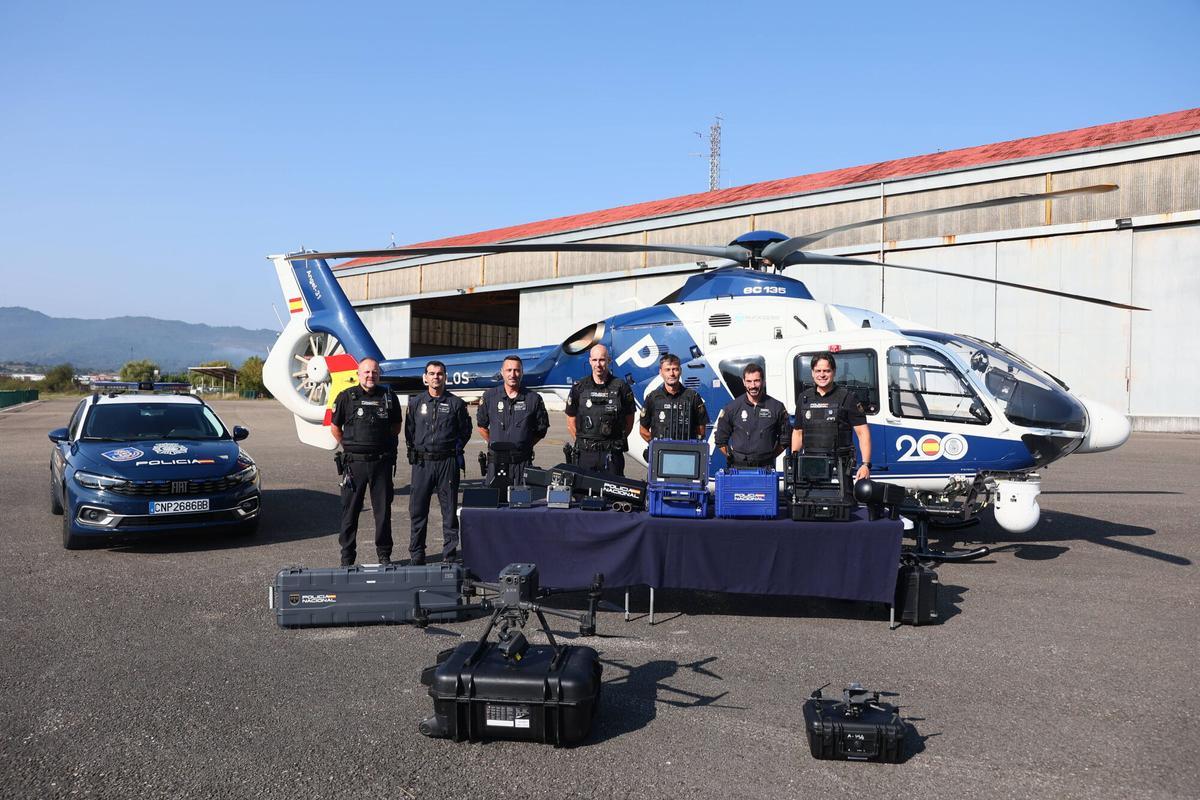 EN IMÁGENES: Los medios aéreos con los que la Policía Nacional vigila Asturias desde el cielo en verano EN IMÁGENES: Los medios aéreos con los que la Policía Nacional vigila Asturias desde el cielo en verano