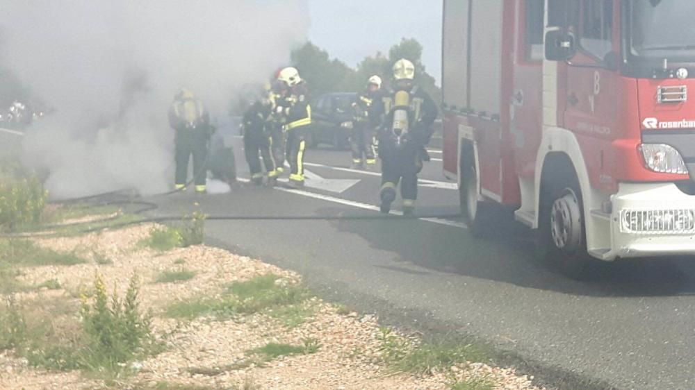 Arde un coche en la autopista Palma-Andratx