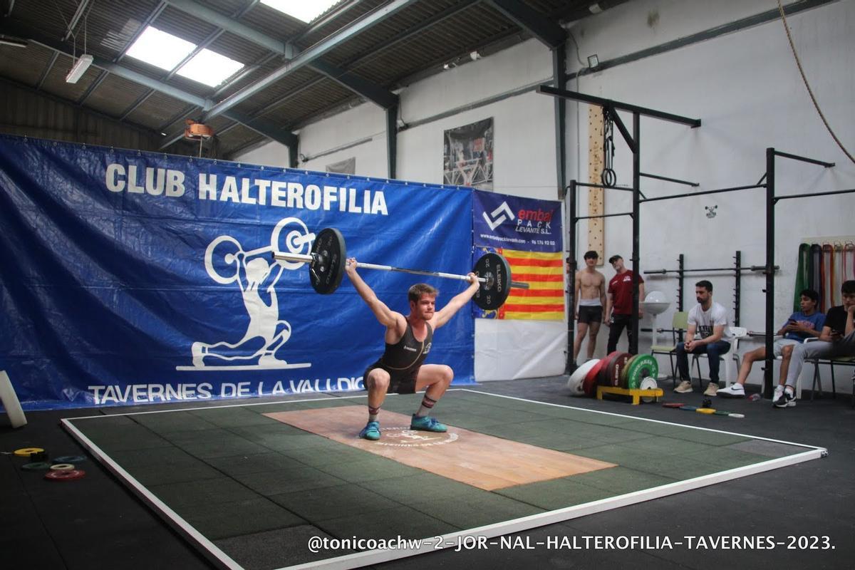Víctor Benedito levantó  65kg en arrancada y 85 kg en dos tiempos y realizó la marca minima para participar en el Campeonato de España Sub-17 en categoría  de peso corporal 67kg.