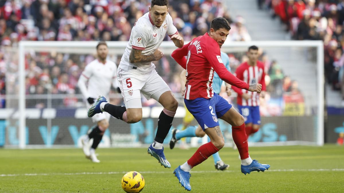 Atlético de Madrid y Sevilla se enfrentan en un duelo de alta tensión