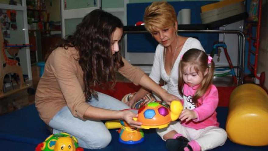 A Daniela le encantan los juegos con sonidos.