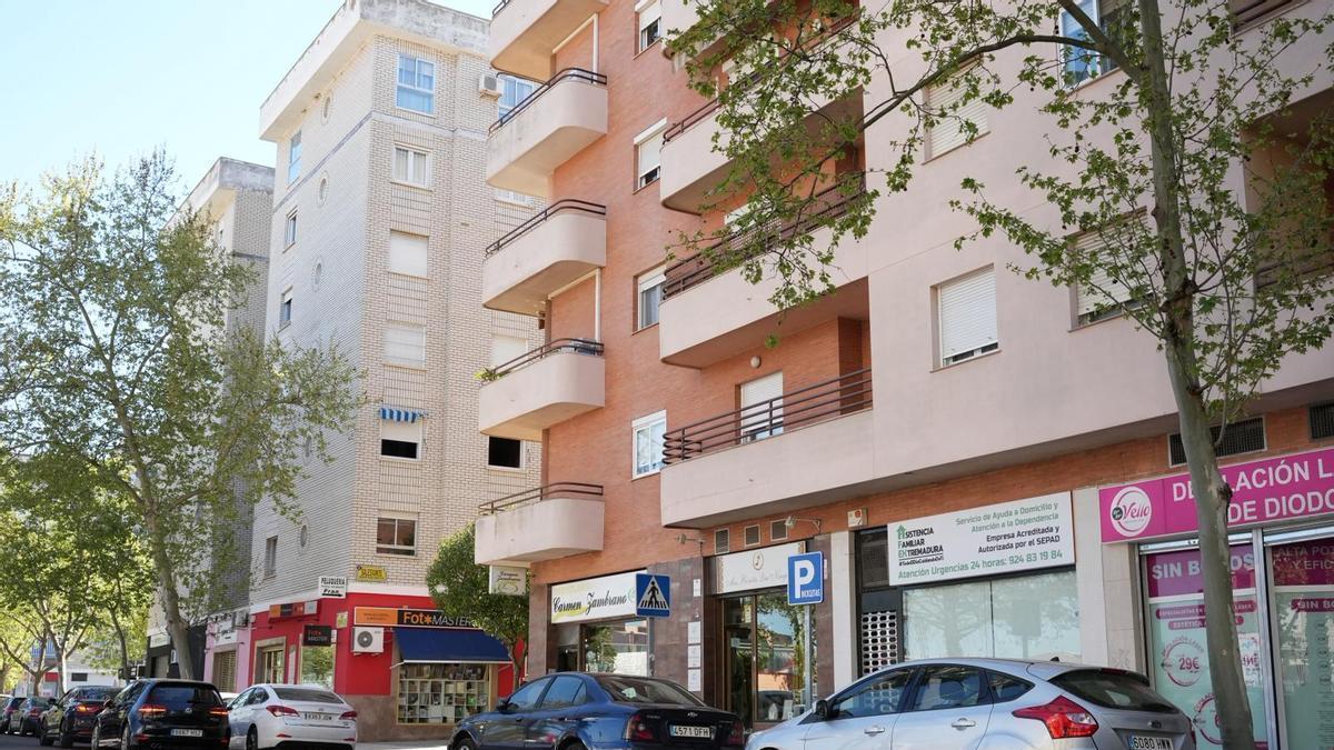 El edificio de Badajoz donde ha tenido lugar el suceso.