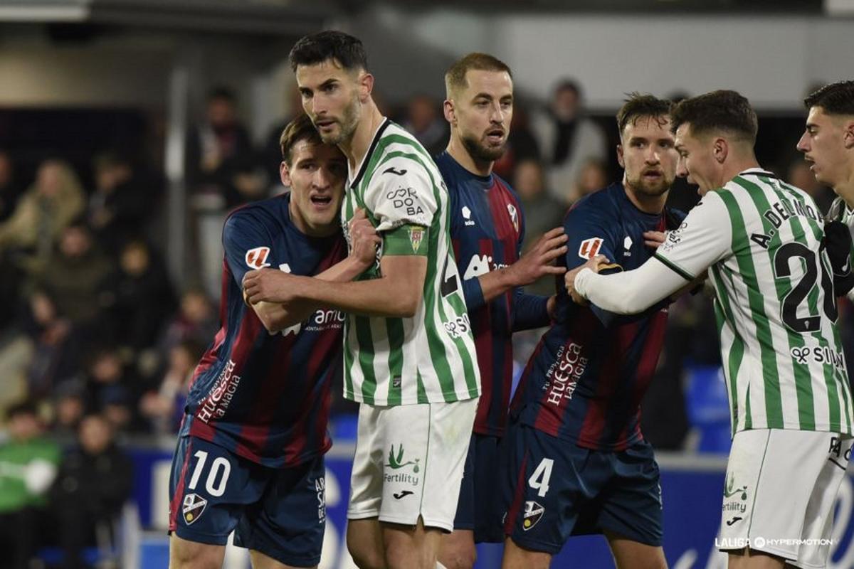 El Córdoba se enfrentó al Huesca antes de recibir al Málaga CF.
