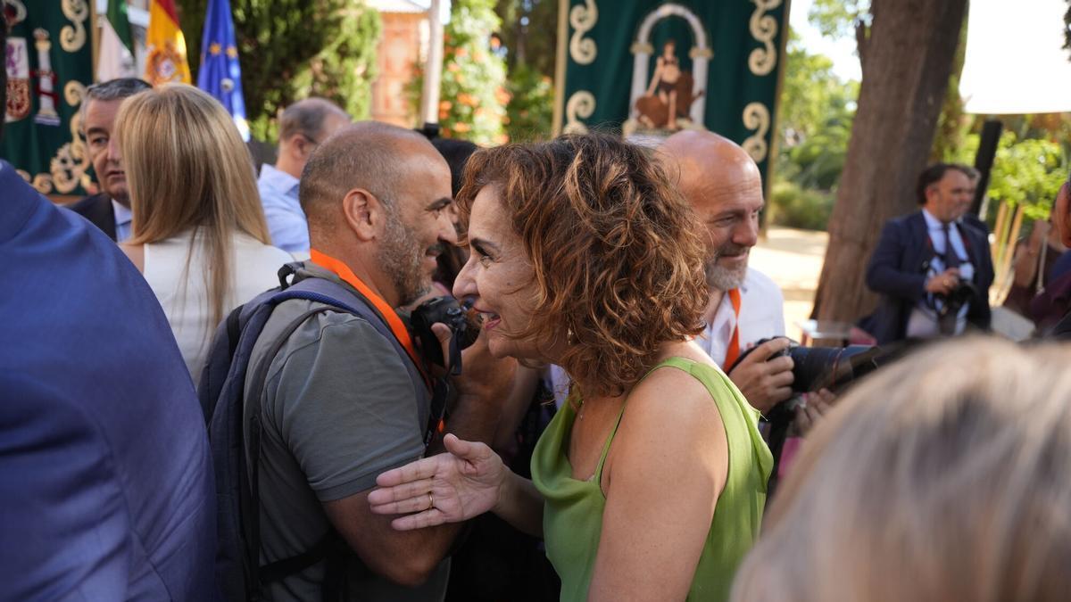 La secretaria general del PSOE-A, María Jesús Montero, durante el acto de toma de posesión de Juanma Moreno como presidente de la Junta de Andalucía celebrada este domingo en los Jardines de San Telmo..