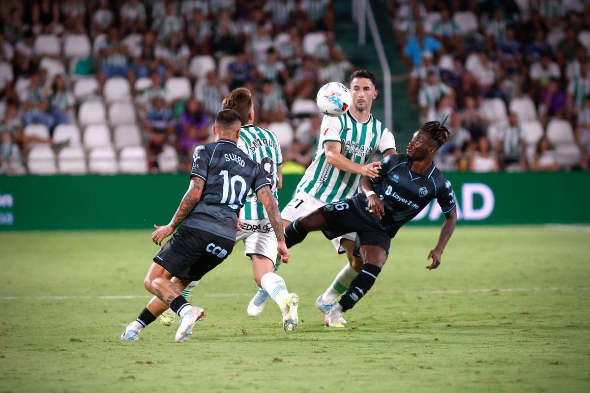 Cipenga durante el encuentro de la primera vuelta entre el Córdoba CF y el Castellón.
