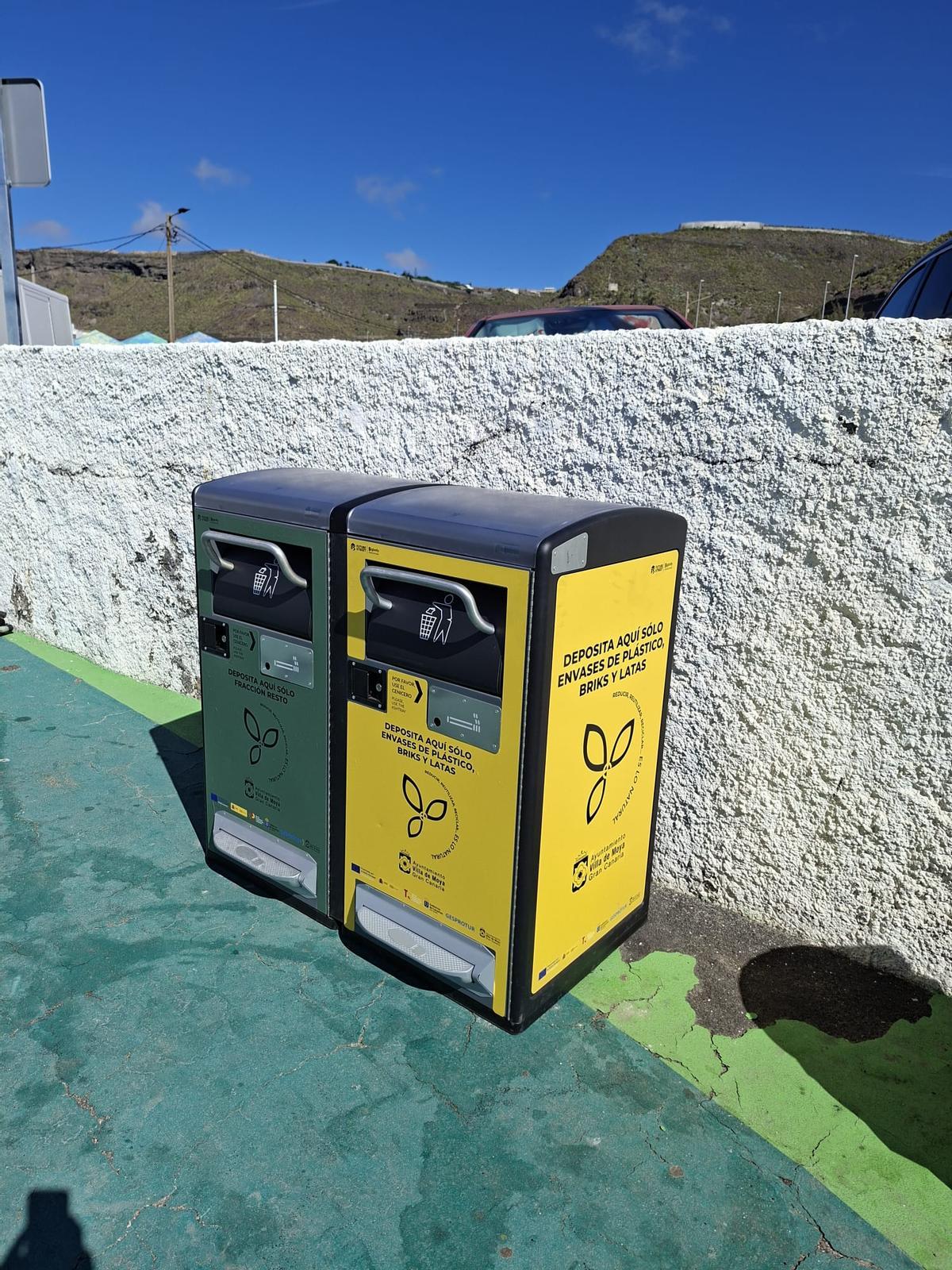 Los nuevos dispositivos permiten compactar la basura, conocer su nivel de llenado en tiempo real y optimizar las labores de limpieza y recogida en distintos puntos del municipio