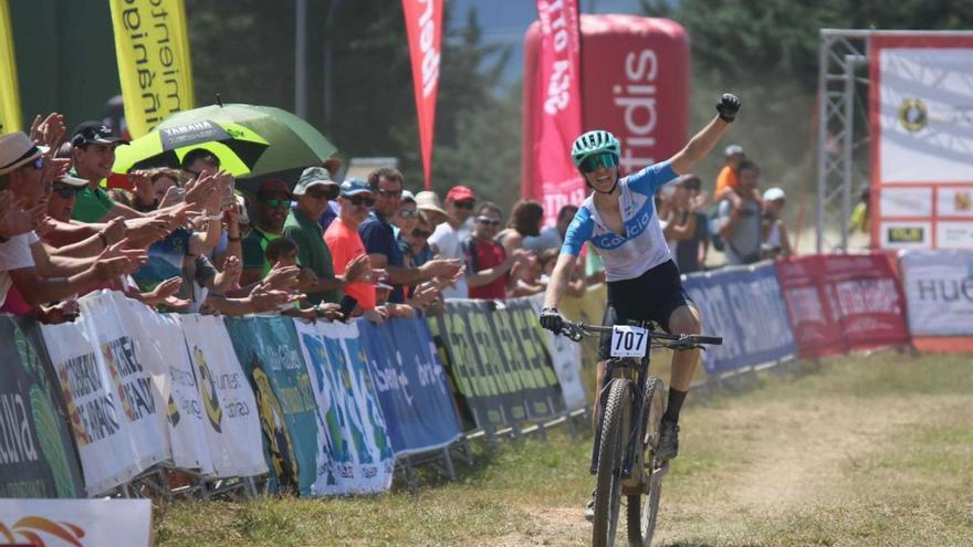 Lara Lois se proclama en Sabiñánigo como la mejor de España en XCO