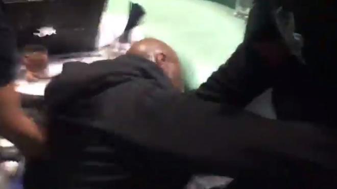 Lamar Odom se desmaya en el club nocturno