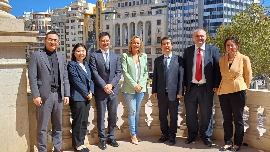 Visita a València de una de las tres ciudades hermanas de China