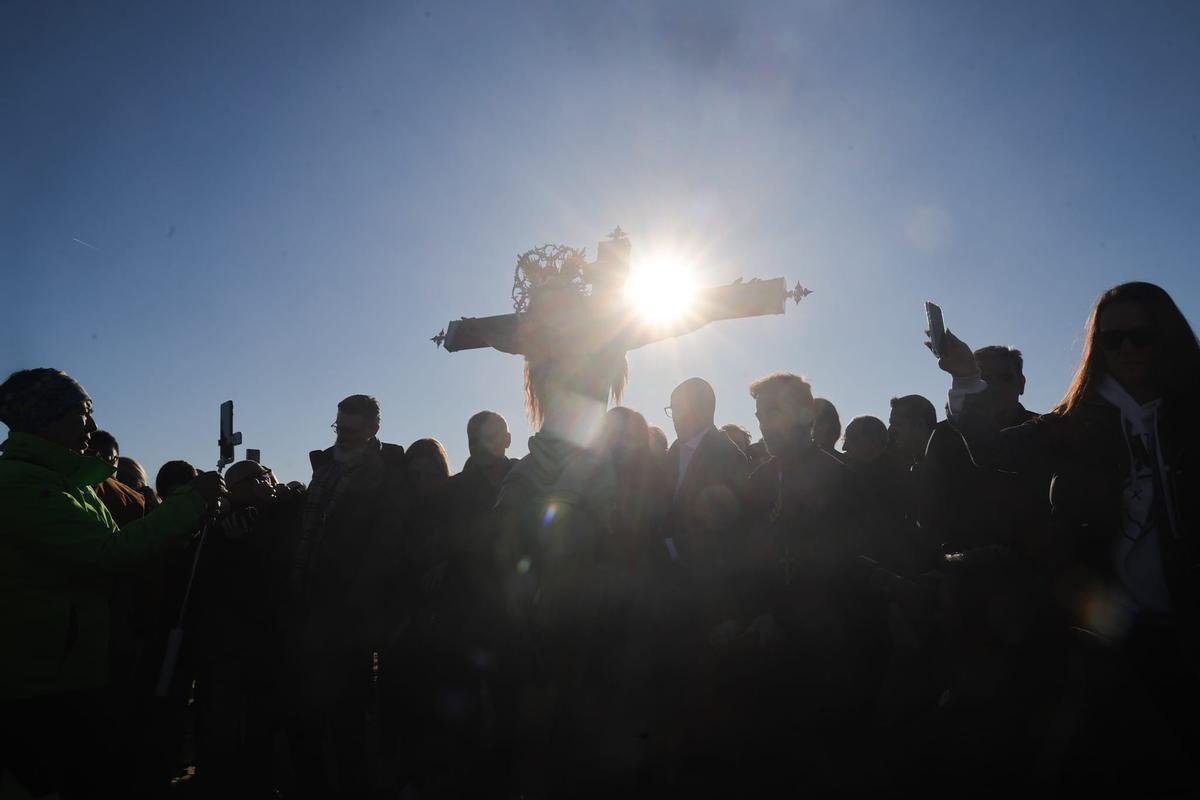 El encuentro de los cristos del Cabanyal estrenan el Viernes Santo de la Semana Santa Marinera de València