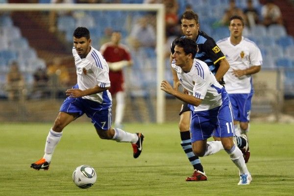 El Real Zaragoza logra el trofeo 'Carlos Lapetra' en la tanda de penaltis