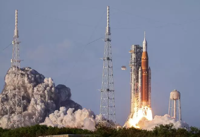 Las imágenes del lanzamiento de la misión Artemis II hacia la Luna